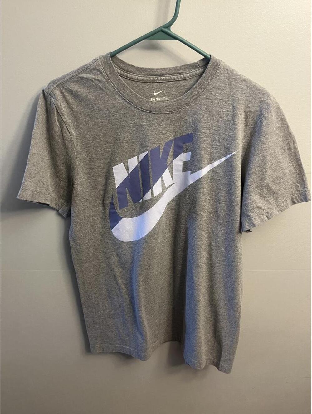 Nike Women's Grey Tshirt